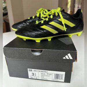 Adidas Colette viii fg j soccer cleats size 3.5